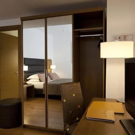 Hotel Plaza 3*